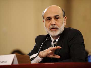 Επιβράδυνση λόγω πολυάριθμων πιέσεων στην αμερικανική οικονομία βλέπει ο Μπερνάνκι