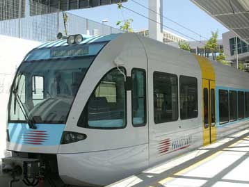 Ομαδική προσφυγή στο ΣτΕ για μη υπογειοποίηση του προαστιακού σιδηροδρόμου