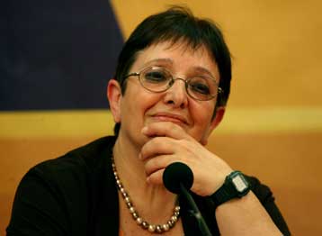 Το ΚΚΕ δεν δέχεται «εσωτερικό έλεγχο» στα οικονομικά του, λέει η Αλ.Παπαρήγα