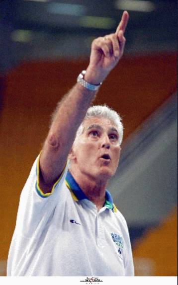 Εξαιρετικό αν κερδίσουμε την Ελλάδα, υποστηρίζει ο Μονσάλβε