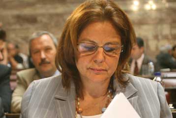 Στις καλένδες το ΕΣΠΑ, ενώ παραμένει ο κίνδυνος απωλειών από ΓΚΠΣ, λέει το ΠΑΣΟΚ