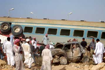 Δεκάδες νεκροί σε σιδηροδρομικό δυστύχημα στην Αίγυπτο