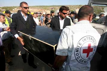 Με τιμές οι κηδείες των δύο Ισραηλινών στρατιωτών που παρέδωσε η Χεζμπολάχ