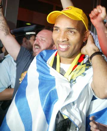 Εντυπωσιακή υποδοχή στον Ρεγκέιρο κατά την άφιξή του στη Θεσσαλονίκη