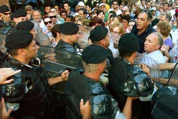 Ένταση στην ΠΓΔΜ από τη σύλληψη Σοσιαλδημοκράτη πολιτικού