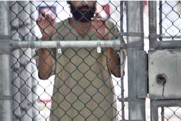 Πράσινο φως για τη δίκη σε στρατιωτικό δικαστήριο κρατουμένου στο Γκουαντάναμο