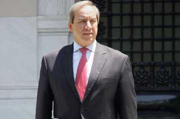 Σημαντική αύξηση του ελλείμματος και μικρή αύξηση εσόδων στο πρώτο πεντάμηνο