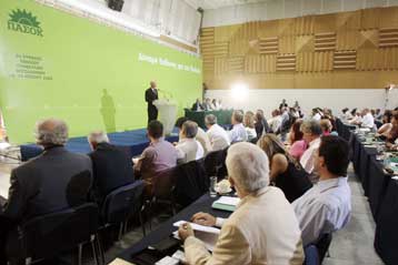 Φωνές διαφοροποίησης για την πορεία του ΠΑΣΟΚ στη συνεδρίαση του Εθνικού Συμβουλίου