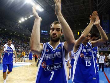 Χαρές και στο Πεκίνο υποσχέθηκαν οι διεθνείς μας στους Έλληνες φιλάθλους