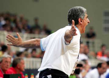 Κέρδος ο κόσμος, τόνισε ο Γιαννάκης και υποσχέθηκε καλό μπάσκετ στο Πεκίνο