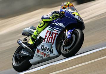 Ο Ρόσι εκμεταλλεύτηκε το λάθος του Στόνερ και πήρε την τέταρτη εφετινή νίκη του