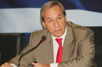 Πακέτο φόρων για την αντιμετώπιση του ελλείμματος μελετά το υπουργείο Οικονομίας