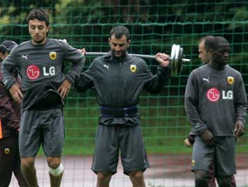 Noκ άουτ από τις προπονήσεις της ΑΕΚ Εντίνιο και Σκόκο