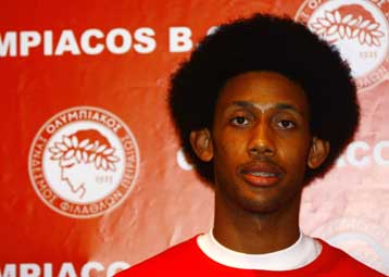 «Πειραιώτης» ο Τσίλντρες… έσπασε τον πάγο με το ΝΒΑ