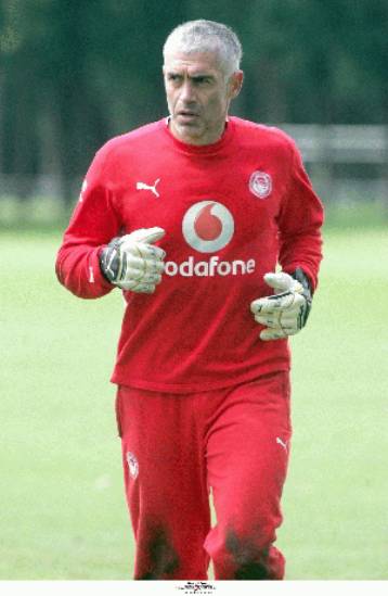 Ο Νικοπολίδης θεωρεί τον Ολυμπιακό φαβορί και προετοιμάζεται για αποχώρηση