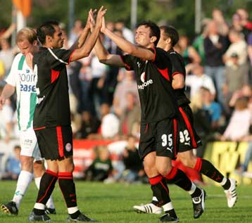 Αποτελεσματικός και βελτιωμένος ο Ολυμπιακός, 2-0 τη Γκρόνιγκεν