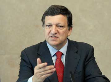 Συνεργασία με την Ελλάδα για την ονομασία, θα απαντά ο Μπαρόζο στην ΠΓΔΜ