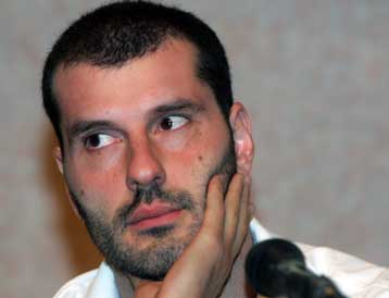 «Πολίτης» ο Μιχάλης Κακιούζης που υπέγραψε στην Εφές Πίλσεν