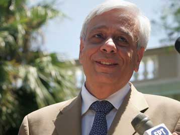 Να μπει «φρένο» στη μαύρη εργασία των παράνομων μεταναστών ζητά ο Πρ.Παυλόπουλος