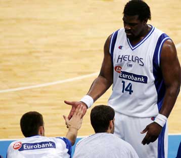 Δεν προπονήθηκαν Μπουρούσης και Σχορτσιανίτης, ατομικό ο Ζήσης