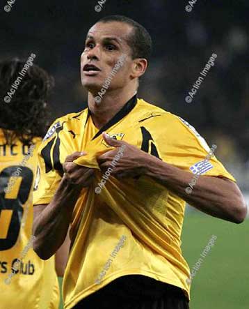 Κουμάντο στα αποδυτήρια της ΑΕΚ από τον αρχηγό «Ρίμπο»