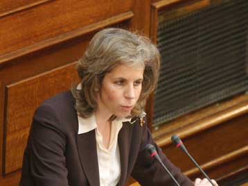 Κατάργηση συλλογικών διαπραγματεύσεων στις ΔΕΚΟ καταγγέλλει το ΠΑΣΟΚ