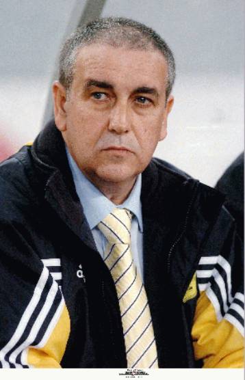 Το βάρος στην άμυνα θέλει να ρίξει ο Κίκε Ερνάντεθ στον Αρη