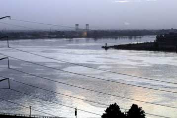 Μεγάλη πετρελαιοκηλίδα στον Μισισιπή «πνίγει» τη Νέα Ορλεάνη