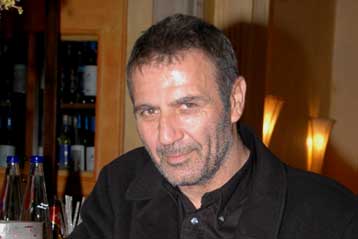 Ύποπτος για τη δολοφονία του Ν.Σεργιανόπουλου κρατείται στην Ασφάλεια Αττικής