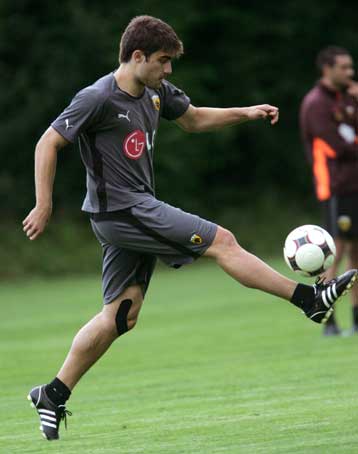 Η Τζένοα δίνει 3 εκ. ευρώ στην ΑΕΚ για Παπασταθόπουλο