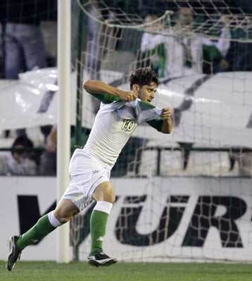 Ο Ολυμπιακός έχασε 2-0 από την Τβέντε, αλλά πάει να… σκοράρει με την απόκτηση του Εντού