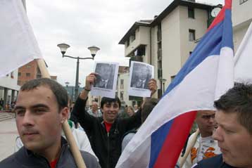 «Όχι πριν την Τετάρτη» η έκδοση Κάρατζιτς στη Χάγη, λέει ο δικηγόρος του