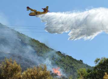 Υπό μερικό έλεγχο η πυρκαγιά στη Ρόδο