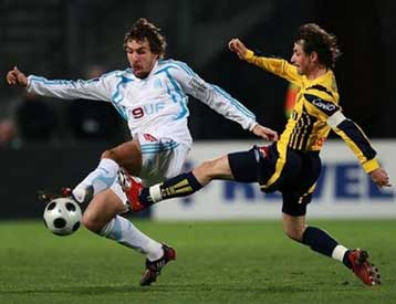 Μετά την απόκτηση Σόουζα, ο Παναθηναϊκός «φουλάρει» για τον στόπερ της Μαρσέιγ Ζιβέ