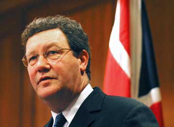 Επαφές του ειδικού συμβούλου του ΓΓ του ΟΗΕ με Χριστόφια και Ταλάτ