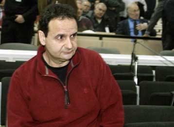 Ελεύθερος κυκλοφορεί ο οδηγός της 17Ν, δηλώνει ο Βασ.Τζωρτζάτος