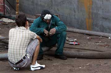 Συγκέντρωση διαμαρτυρίας των εργαζομένων στη ζώνη του Περάματος