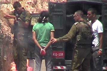 Σε διαθεσιμότητα συνταγματάρχης για τη σκηνή-σοκ με τον πυροβολισμό Παλαιστινίου