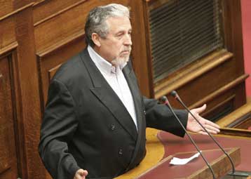 Αντικατάσταση Γ.Μανώλη εν όψει ψήφισης της τροπολογίας για ΔΕΚΟ