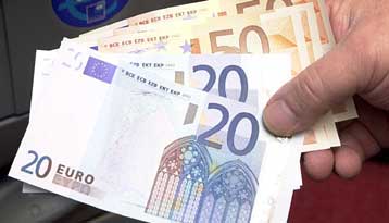 Ο ΔΣΑ κατέθεσε μηνυτήρια αναφορά και έγκλιση κατά των «εισπρακτικών εταιρειών»