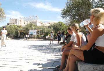 Οι ΗΠΑ λόγω «φθηνού» δολαρίου αναδεικνύονται ως ο ελκυστικότερος τουριστικός προορισμός