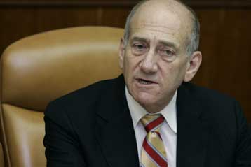 Αφήνει τον πρωθυπουργικό θώκο το Σεπτέμβριο, ανακοίνωσε ο Εχούντ Ολμέρτ