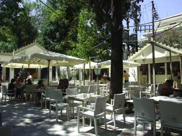 Ανοίγει ξανά ο «Δημοτικός Κήπος», το ιστορικό καφενείο της Μυτιλήνης