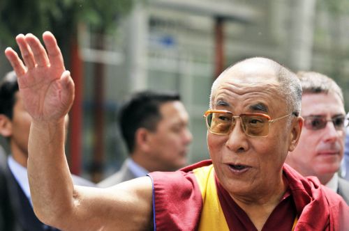 Παραιτείται από πολιτικός ηγέτης του Θιβέτ ο Δαλάι Λάμα