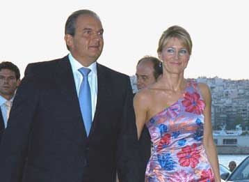 Απουσίες και ειδήσεις στο δείπνο Καραμανλή στους «θερινούς» βουλευτές