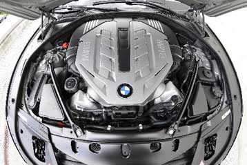 Χαμηλότερα από τις προβλέψεις τα κέρδη β΄τριμήνου της BMW