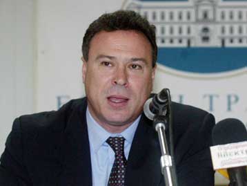 Περιορισμό του χρηματισμού μέσω συνεργασίας πολιτών και πολιτικών, ζητά ο Γ.Σγουρός