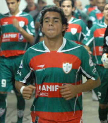 Γύρω-γύρω όλοι και στη μέση ο Ντιόγκο που… δυσκολεύει για τον Ολυμπιακό