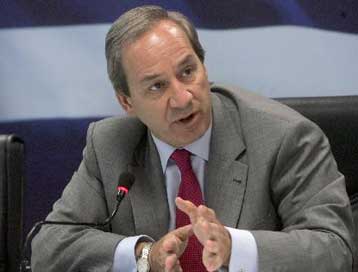 Ελάχιστο φορολογητέο εισόδημα σε εμπόρους-ελεύθερους επαγγελματίες εξετάζει η κυβέρνηση