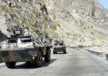 Φονική έκρηξη βόμβας έπληξε λεωφορείο στο Αφγανιστάν